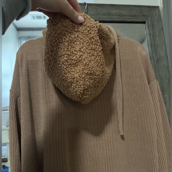 Boutique shirt, never worn - Picture 2 of 2